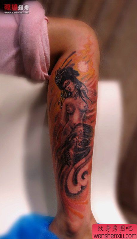 腿部漂亮性感的一幅古典美女纹身图案