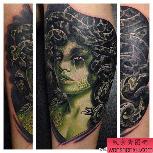 一幅超酷霸气的美杜莎纹身图案