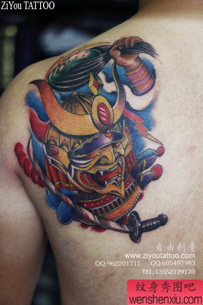 男性肩背很酷的一幅日本武士纹身图案