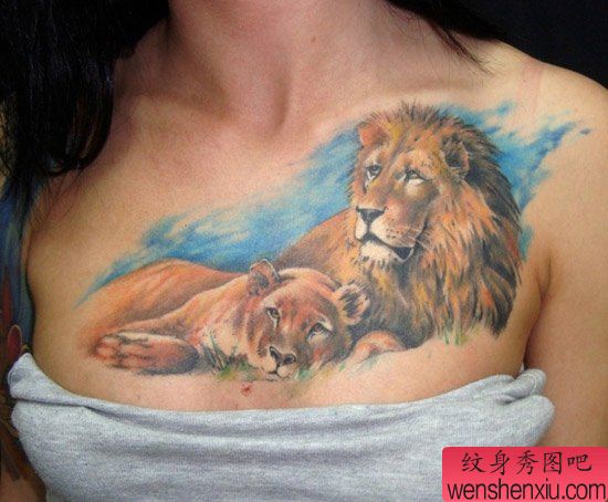 女性胸前超帅的狮子纹身图案