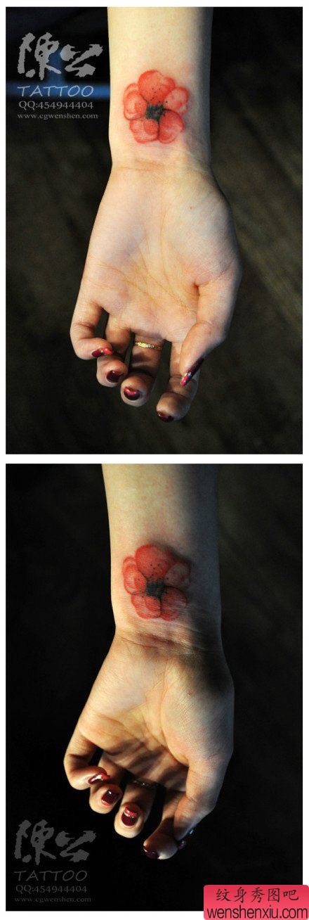女生手腕小巧精美的小花卉纹身图案