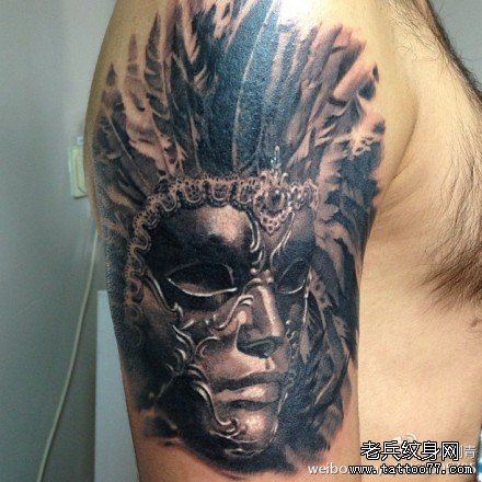 手臂精美漂亮的威尼斯面具纹身图案