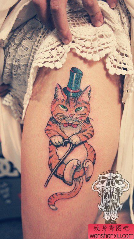女生腿部流行很酷的猫咪纹身图案