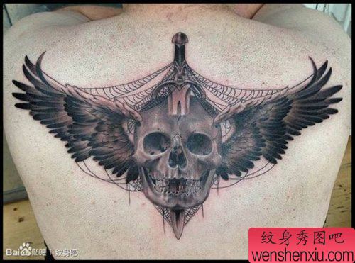 很酷的匕首骷髅与翅膀纹身图案