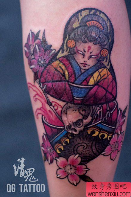 腿部很酷流行的一幅骷髅纹身图案