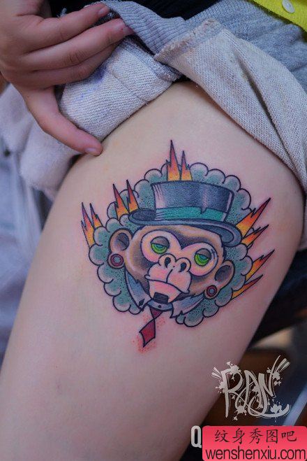 美女腿部流行很酷的猴子纹身图案
