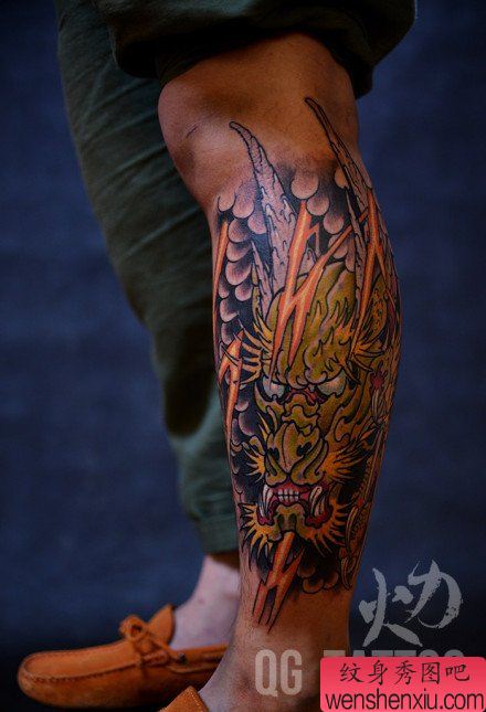 腿部流行很酷的龙头纹身图案