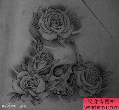 一幅流行经典的黑白骷髅与玫瑰花纹身图案