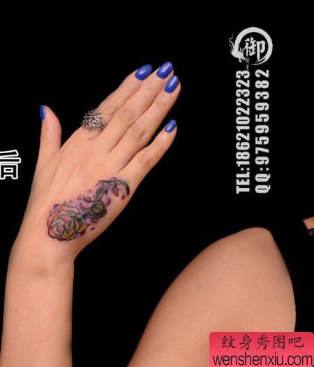 女生手部流行漂亮的玫瑰花纹身图案