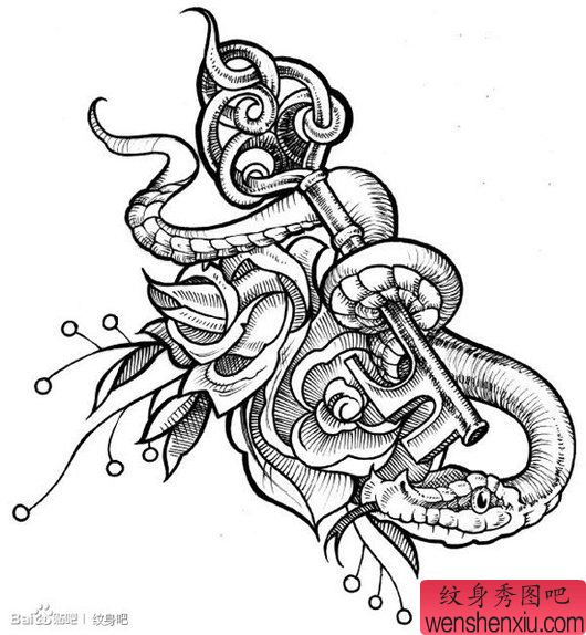 一幅流行经典的蛇与钥匙纹身图案