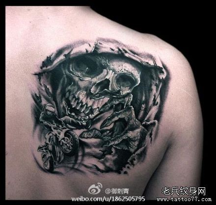 男性后肩背流行经典的黑白死神骷髅纹身图案