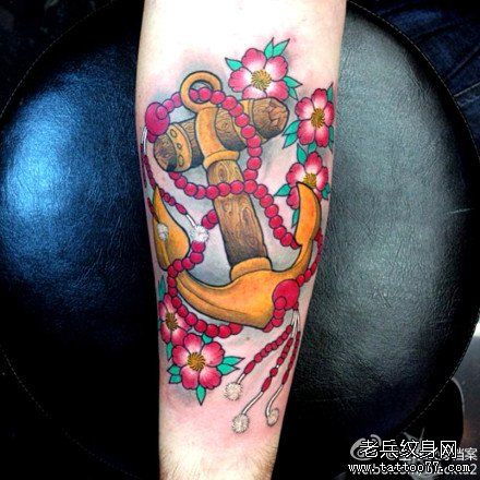 腿部流行唯美的欧美彩色船锚纹身图案
