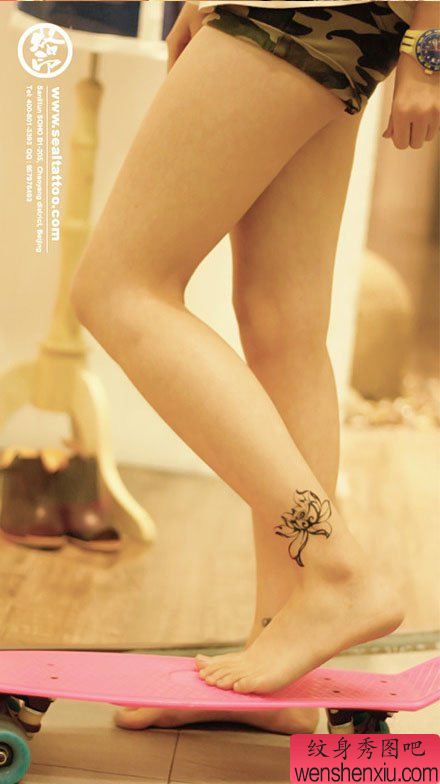 女生腿部流行流行的图腾莲花纹身图案