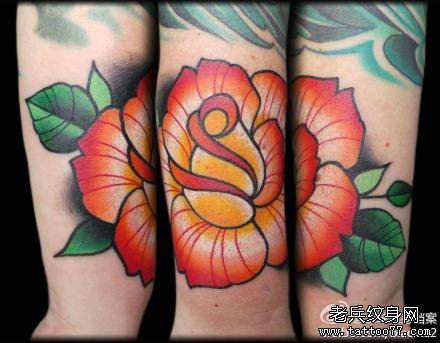 手腕精美流行的school玫瑰花纹身图案