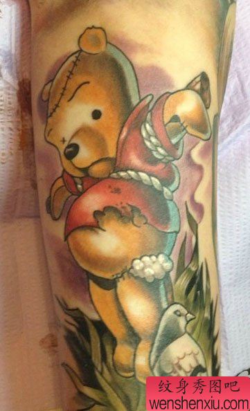 一幅经典流行的卡通维尼小熊纹身图案