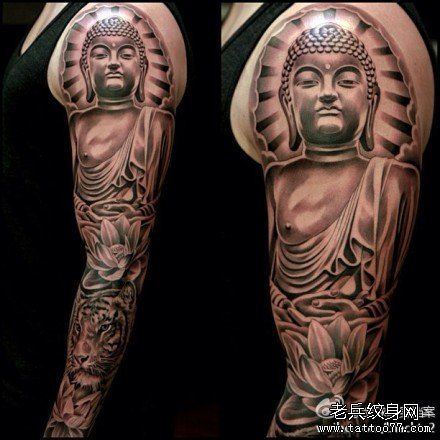 手臂流行流行的黑白佛头纹身图案