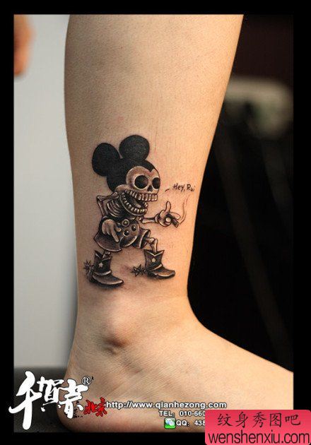 一幅很酷另类的骷髅米老鼠纹身图案