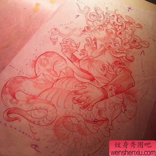 一幅流行很酷的美杜莎纹身图案