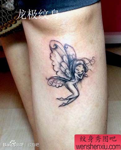 女性腿部可爱的小精灵纹身图案