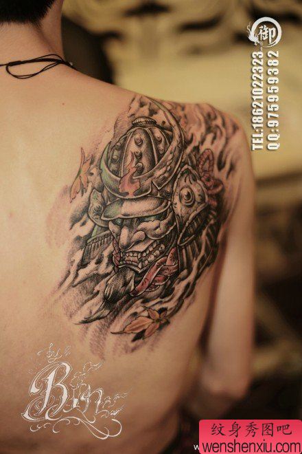 男生肩背很酷的般若武士纹身图案