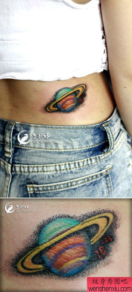 美女腰部流行小巧的小星球纹身图案