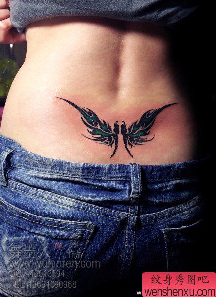美女腰部流行可爱的小精灵纹身图案