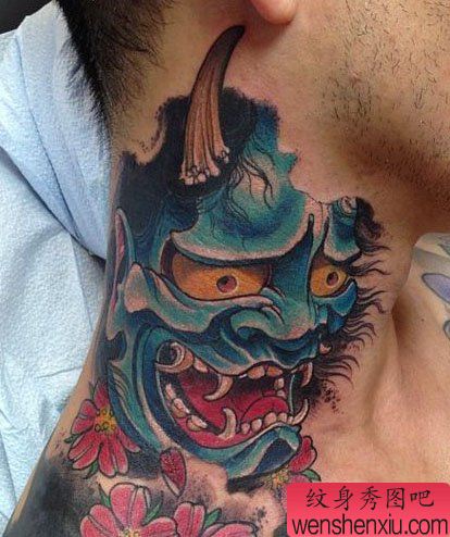 男生脖子处很酷流行的唐狮子纹身图案