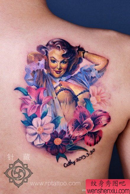 男性后肩背漂亮的欧美美女纹身图案