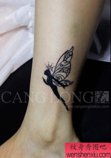 女生腿部可爱流行的小精灵纹身图案