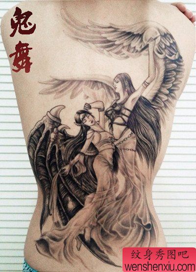 后背流行流行的一对天使纹身图案