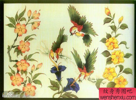 流行小巧的一组小鸟与花卉纹身图案