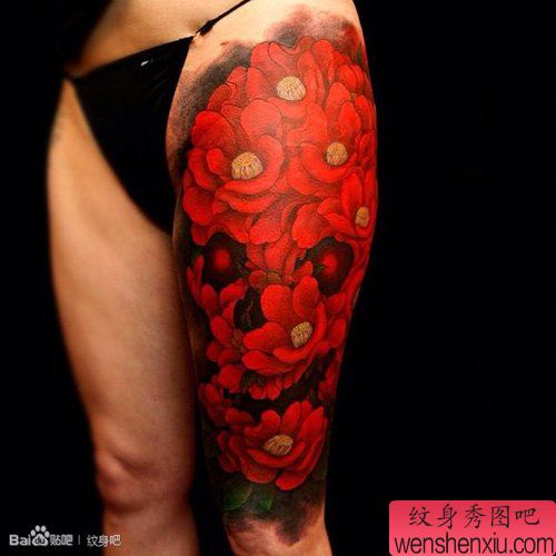 腿部流行经典的罂粟花骷髅纹身图案