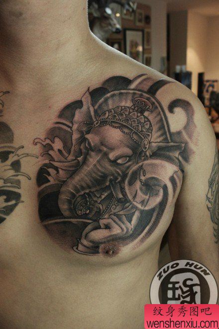 男生胸前经典很帅的象神纹身图案