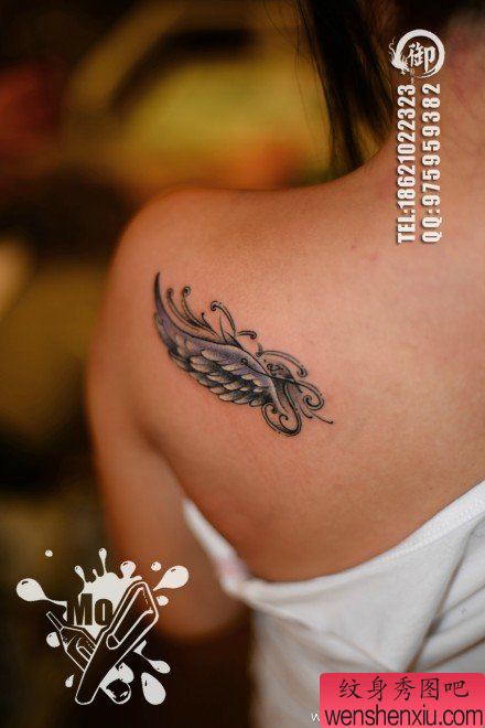 女生肩背好看唯美的翅膀纹身图案