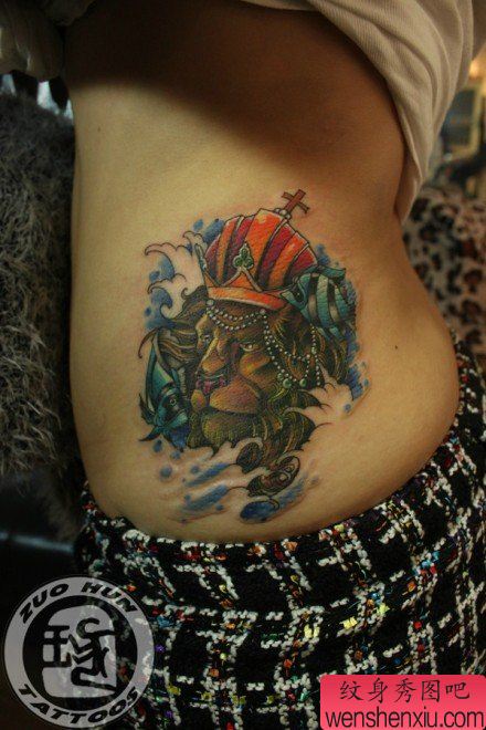 腰部很酷经典的一幅狮头纹身图案
