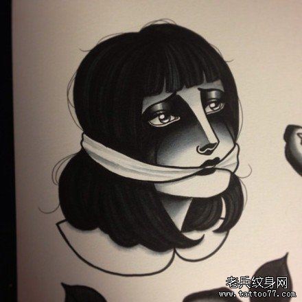 一幅唯美漂亮的黑白欧美美女纹身手稿