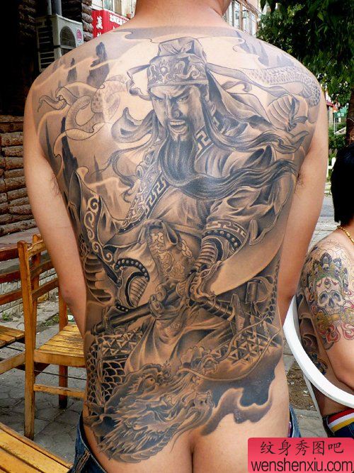 男性后背霸气很酷的满背关公纹身图案