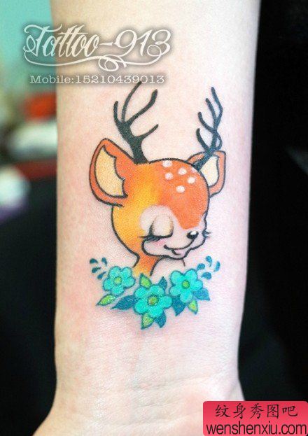 手腕可爱很萌的小鹿纹身图案