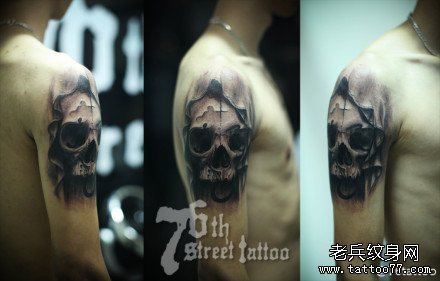 手臂很酷流行的黑白骷髅纹身图案