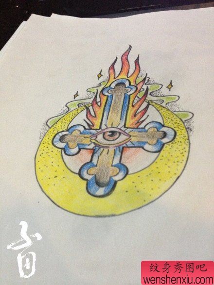 一幅精美流行的十字架纹身图案