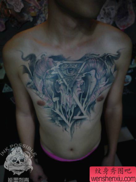 男性前胸超帅很酷的羊头骷髅纹身图案