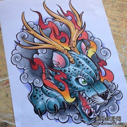 流行很帅的一幅豹头纹身图案