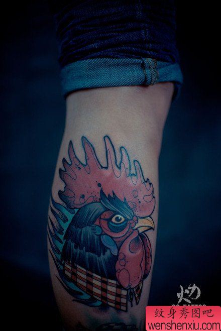 腿部流行很帅的公鸡纹身图案