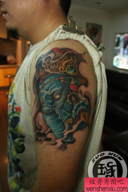 手臂很帅超酷的象神纹身图案