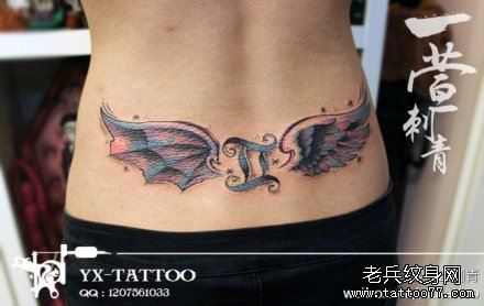 后背精美的天使与恶魔翅膀纹身图案