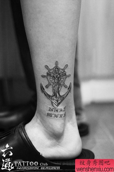 腿部流行经典的黑白船锚纹身图案