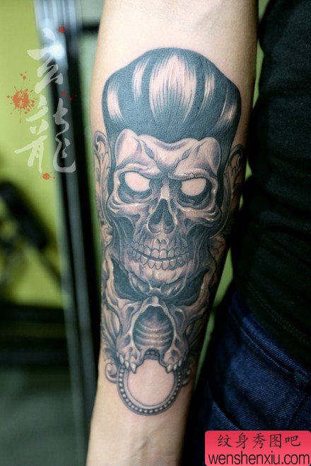 男生手臂流行很帅的骷髅纹身图案