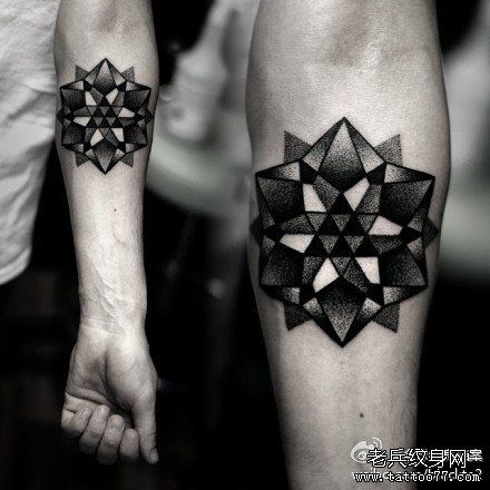 手臂流行流行的点刺图腾纹身图案