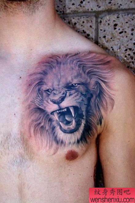 男性胸前超帅很酷的狮头纹身图案