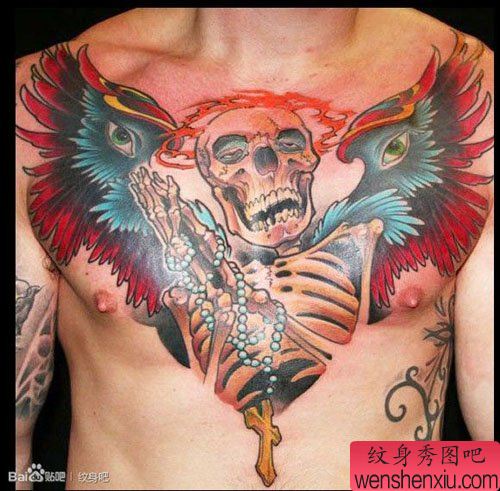 男性前胸超帅很酷的骷髅翅膀纹身图案